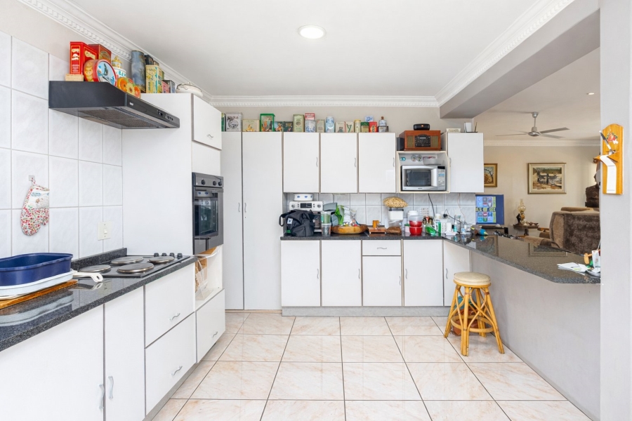 5 Bedroom Property for Sale in Meerhof North West